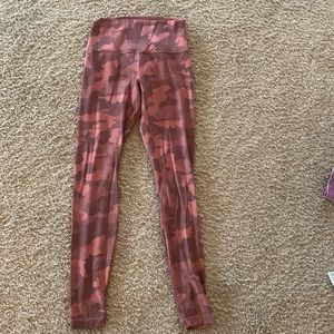 Lululemon aligns size 6